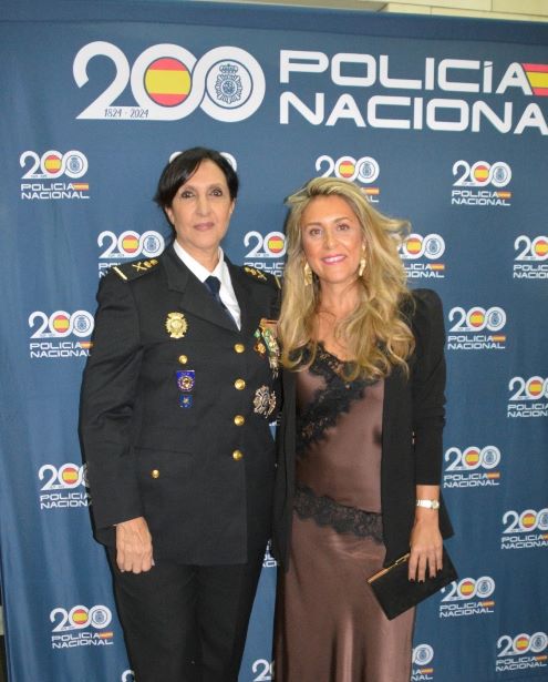 Natalia Correa y jefa policia Badajoz