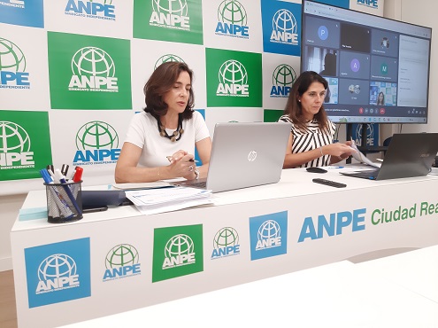 Mónica Sánchez, de ANPE y Prado Fernández-Bravo, DP de Ciudad Real