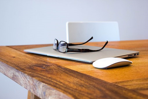 Ayudas dentarias y oculares por internet
