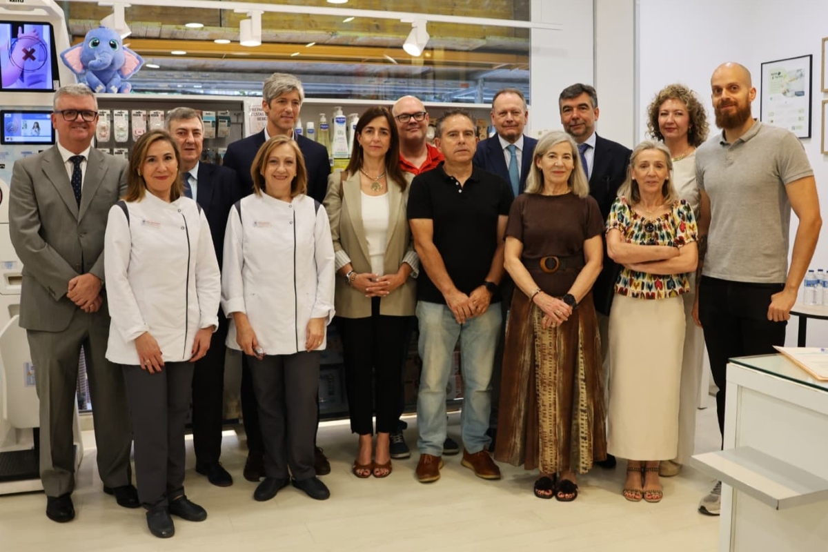 Acto de primera dispensación de e-receta en Granada