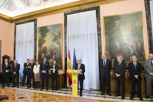 Montoro preside la firma del Concierto