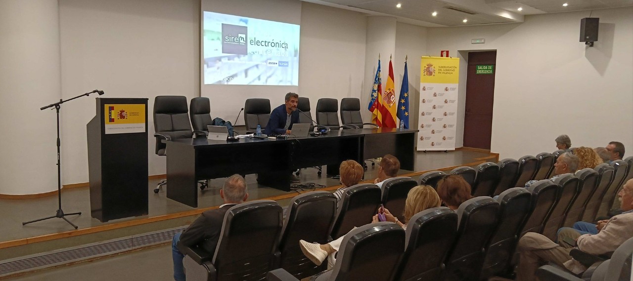 asistentes a la charla de la dirección provincial de Valencia