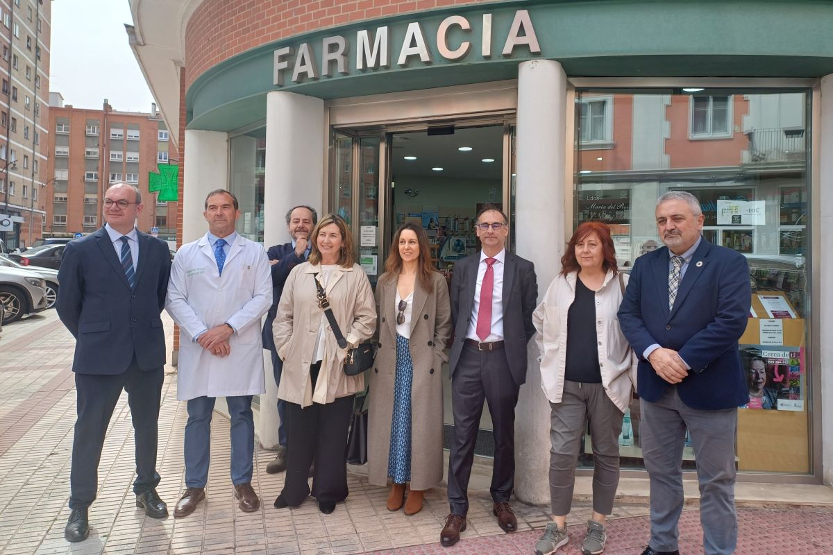 Asistentes al acto de primera dispensación de e-receta en Burgos