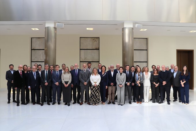 Foto de familia tras la reunión en Valencia sobre la e-receta concertada