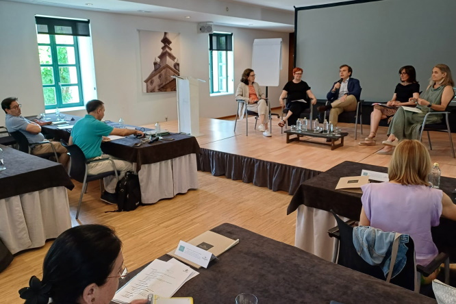 Foto mesa de debate Jornadas La Granja