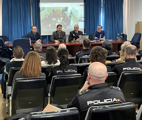 foto charla sobre la asistencia sanitaria en Ciudad Real