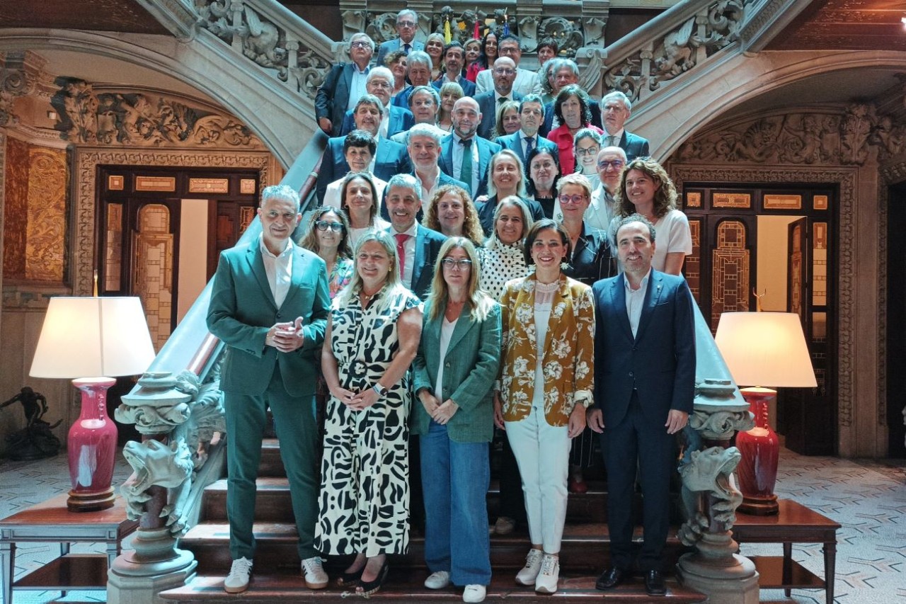 Foto de familia de los asistentes a la reunión técnica sobre e-receta concertada celebrada en Barcelona