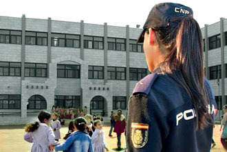 40 años de la mujer en la Policía Nacional: ejemplo en Europa