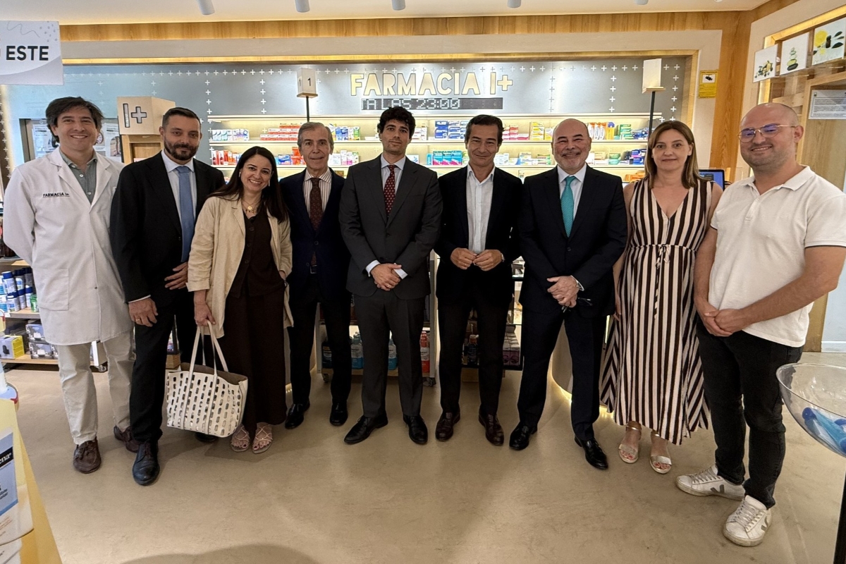 Acto de primera dispensación de e-receta en Sevilla